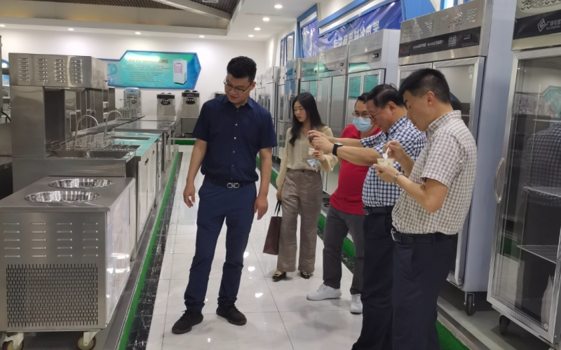 热烈欢迎发明研究院钱院长一行参观指导！